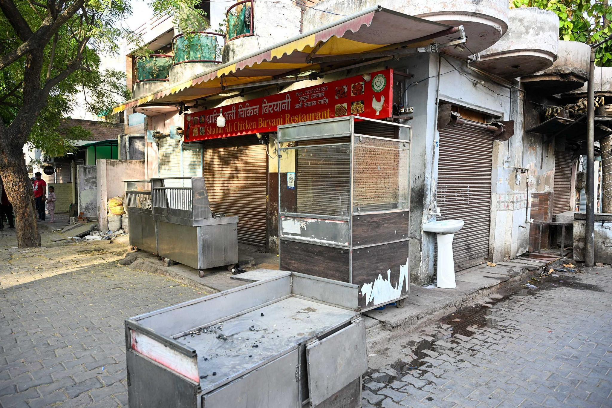 Terrorist attack on Muslim businessman in Agra, India!